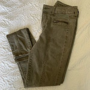 American Eagle jegging olive